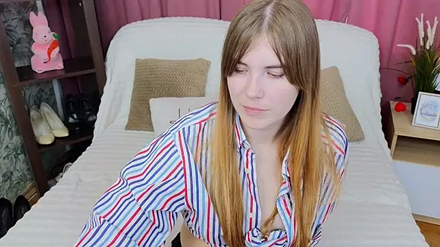 EmilyCuper_ live cam on StripChat