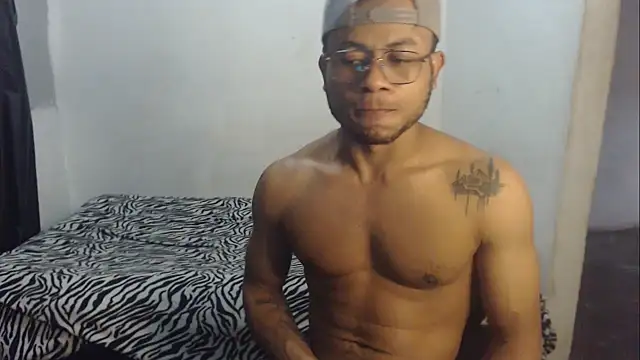 grandominantex1 live cam on StripChat