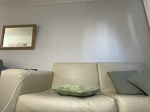 FoxyValentine webcam