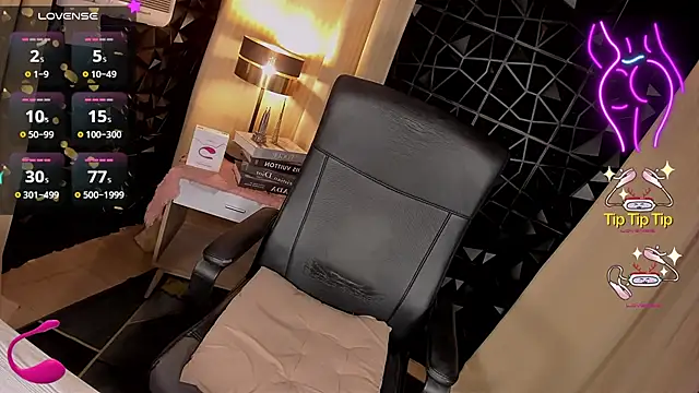 MistressHugeCockTs webcam