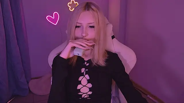 SashaQuin webcam