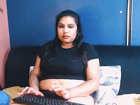 SultryIndianxo webcam