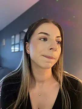 Mia_Ethan
