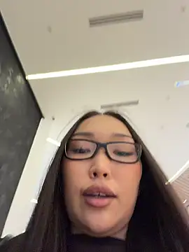 trytomakememoam webcam