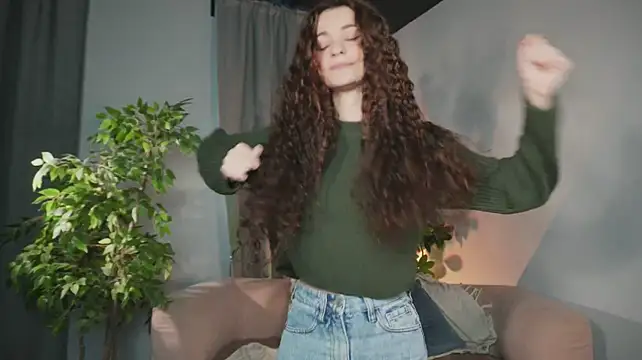 Curly_Moon webcam