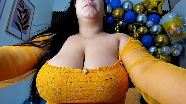Emy_topless webcam