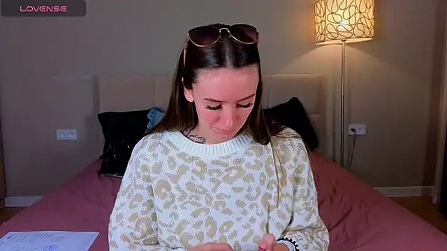 cutienaughtygirl webcam