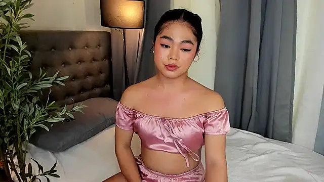 AsianHugecockAnna webcam