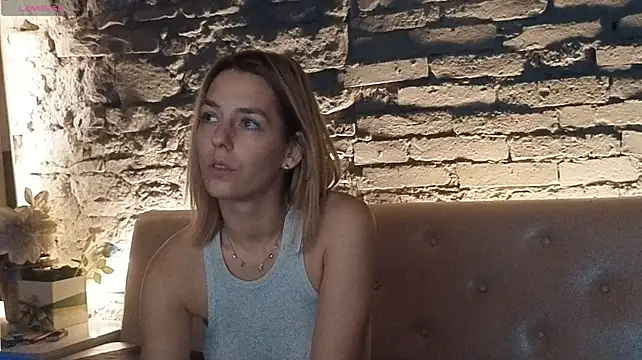 shygurl18 webcam