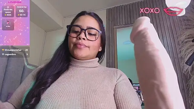 Violett_Cinnamon webcam