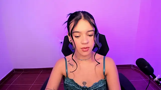 isabellawhitmore webcam