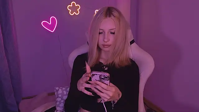 SashaQuin webcam