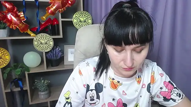 NinaFlawlees webcam