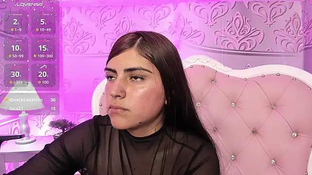 MishRaven live cam on StripChat