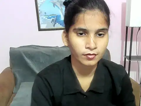 LustyManara webcam