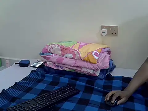 creamy_val webcam