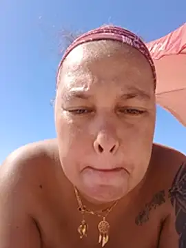 islandwoman webcam