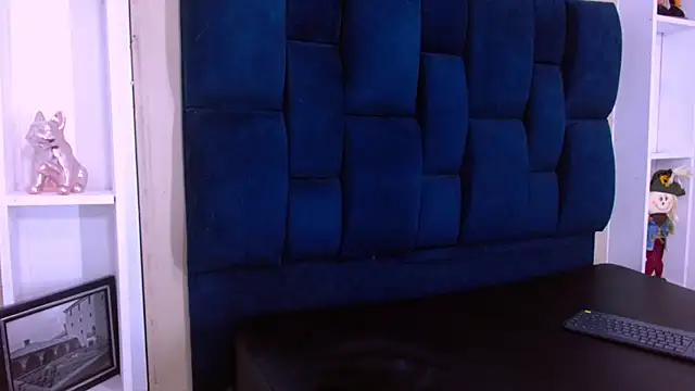 GoldenBoy_23 webcam