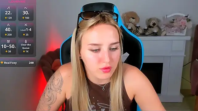 Kara__Moor webcam