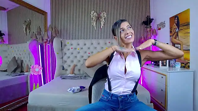 PlayfulShow webcam