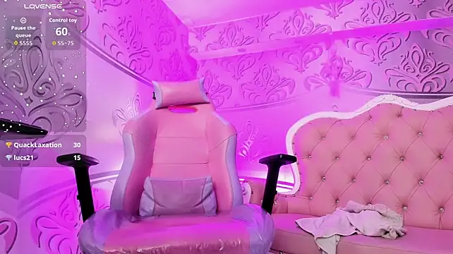 MishRaven webcam