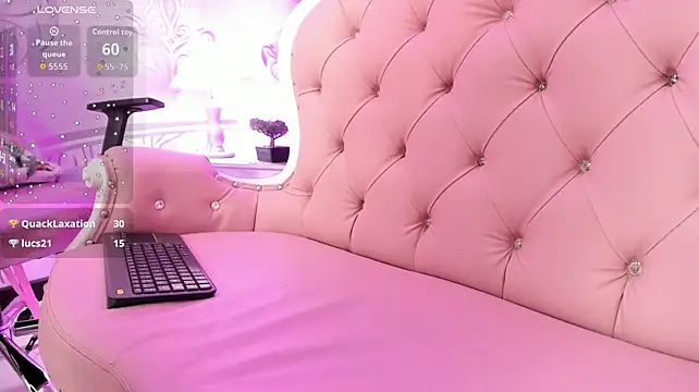 MishRaven webcam