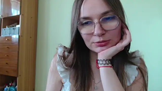 LooveELLYx webcam