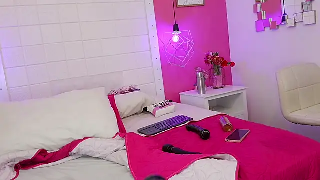 naomi_taylor27 webcam