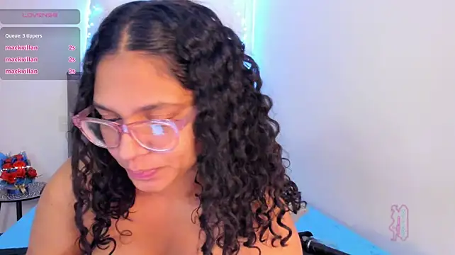 Vickyy30_ webcam