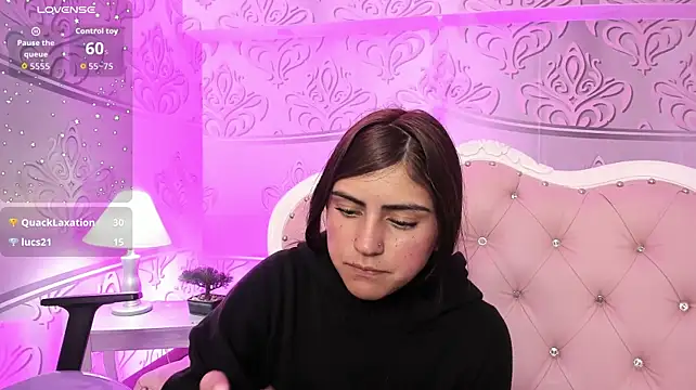 MishRaven webcam