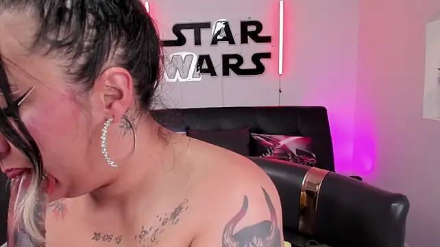 miss_danika webcam
