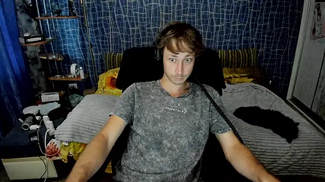 CuteBoy228 webcam