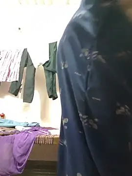 jessi_25 (F milf) - Boobs show