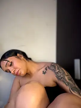 Isabella-Teen live cam preview