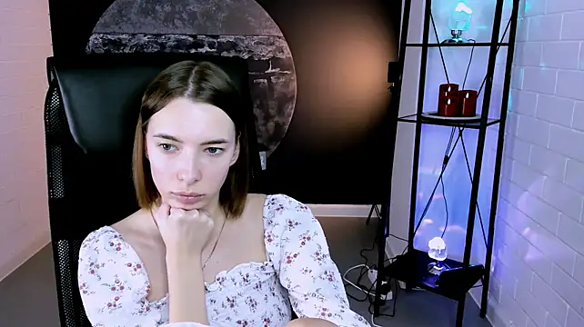 ElzaMadison webcam