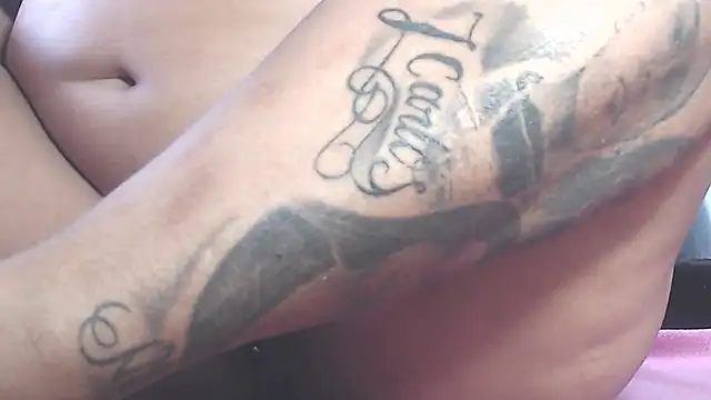 SexyMilfH webcam