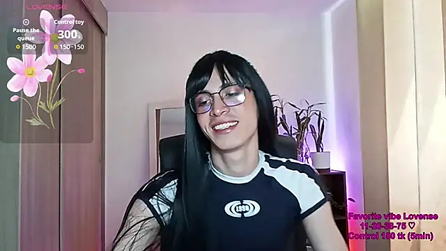 Andy_Roses live cam on StripChat