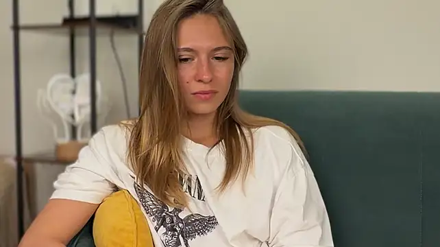 LovelyKatea webcam