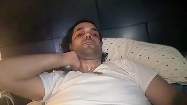 icebergslim281 live cam on StripChat