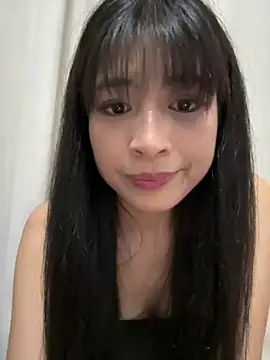 yiyiya520 live cam on StripChat