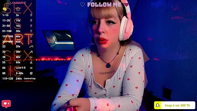Bambi_Nighht_22 live cam on StripChat