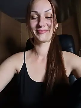 LunaCrystall live cam on StripChat
