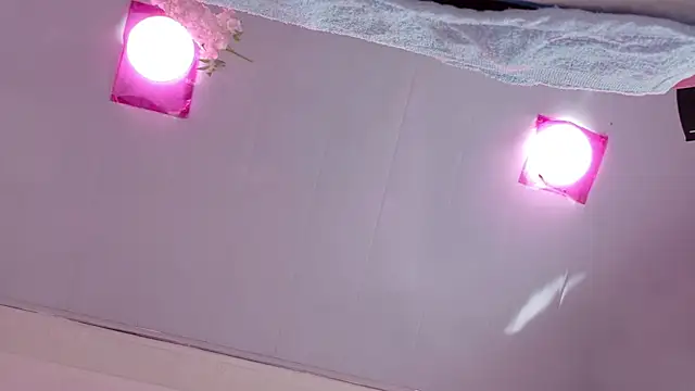 NahomyEvans