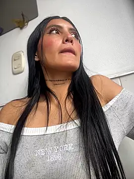 Alahia_LS live cam on StripChat