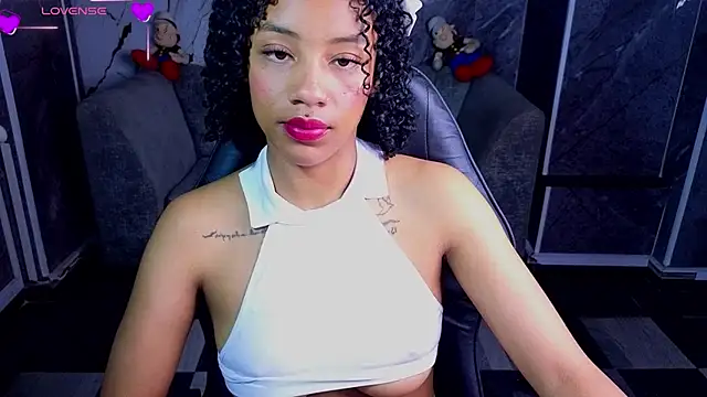 Violeth_b live cam on StripChat