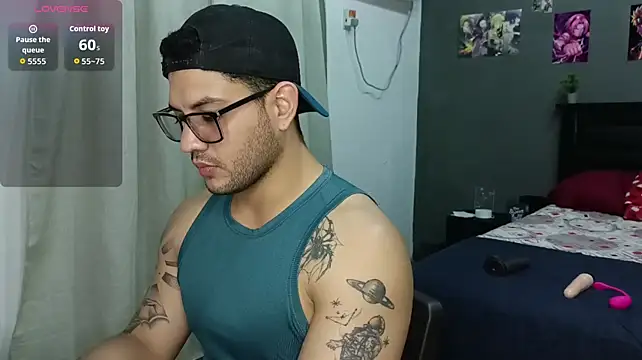 IkerNahum live cam on StripChat