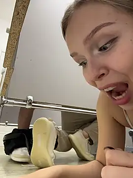 Liza_risky webcam