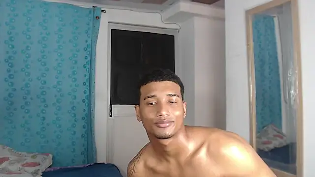 Dani-brown webcam