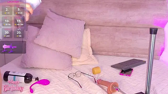MiiaCullens webcam
