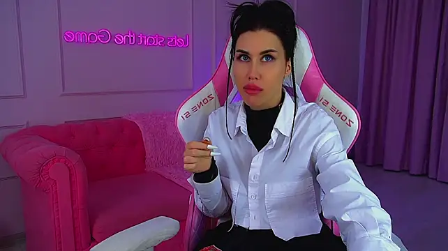KaylaMous webcam